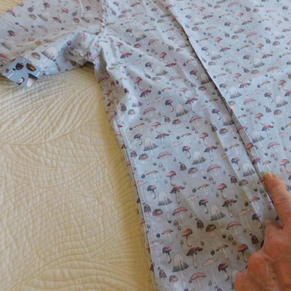 NWT Saks Fifth Ave novelty graphic mushroom print slim fit SS button camp shirt - Picture 11 of 16